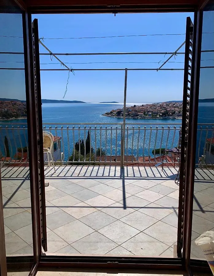 Villa Mira