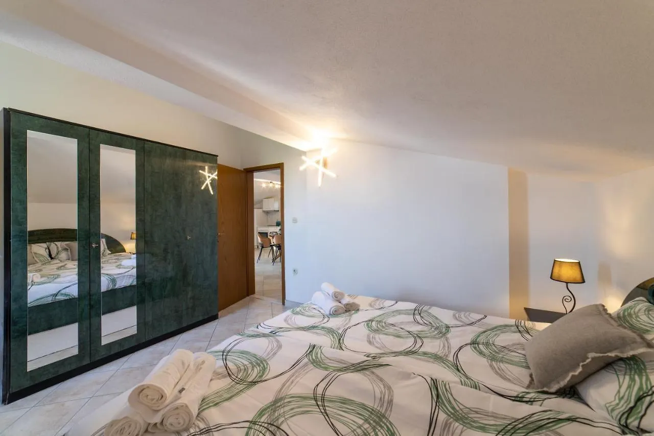 Apartment Villa Mira Trogir